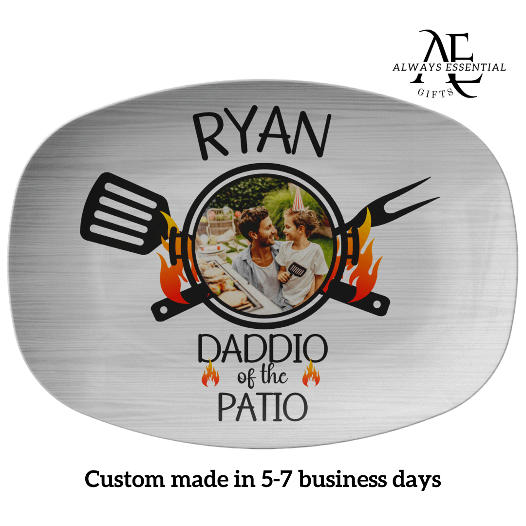 https://alwaysessentialgifts.com/cdn/shop/files/BBQGifts_PersonalizedGrillingPlate_GrillMaster_DadGiftfromKids_CustomPlatter_GiftforGrandpa_Analyzelisting_2.png?v=1684957911&width=1445